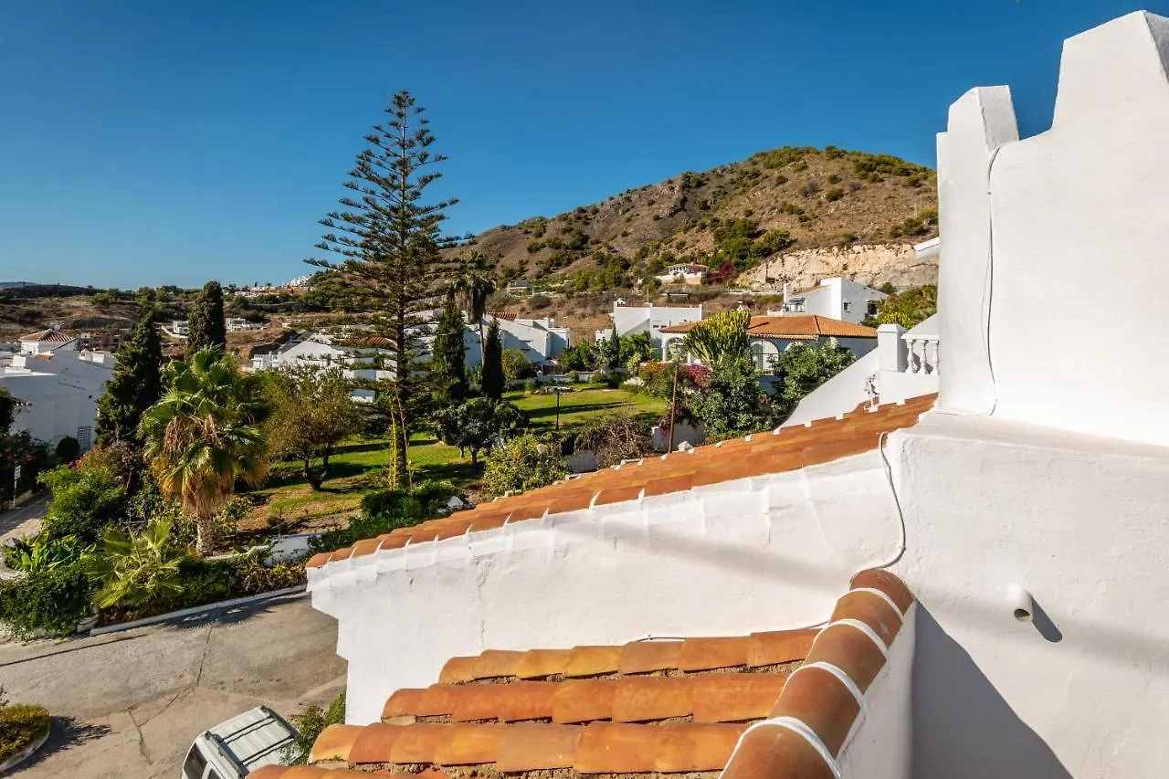 Los Olivos, Nerja 0*,